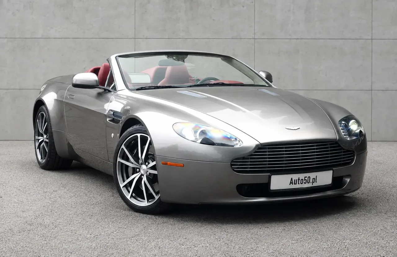 Aston Martin Vantage 4.7 V8 Cabrio — zdjęcie tytułowe